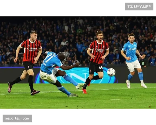 那不勒斯意甲赛场二比零战胜AC米兰 奥斯梅恩头球破门锁定胜局